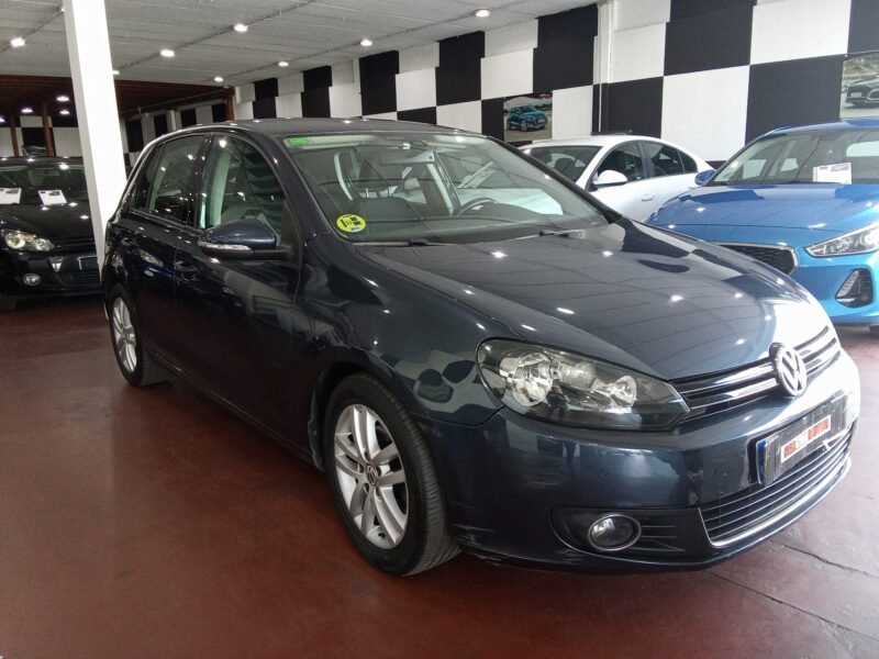 VOLKSWAGEN Golf VI 2.0 TDI SPORT