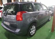 PEUGEOT 5008 1.6 HDI ACTIVE