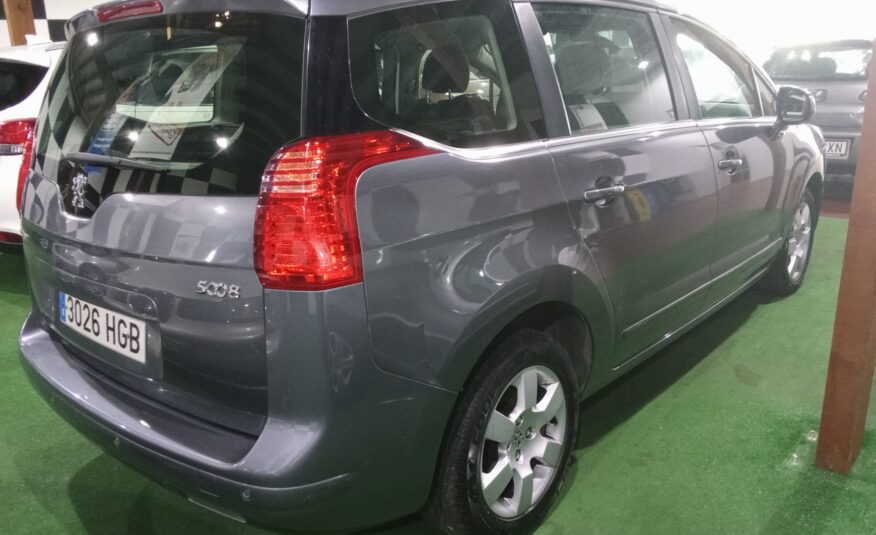 PEUGEOT 5008 1.6 HDI ACTIVE