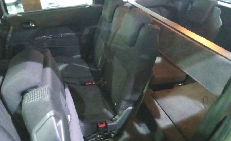 PEUGEOT 5008 1.6 HDI ACTIVE