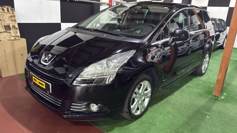 PEUGEOT 5008 2.0 HDI 150cv EXCLUSIVE