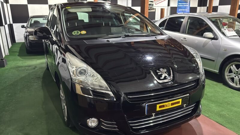 PEUGEOT 5008 2.0 HDI 150cv EXCLUSIVE