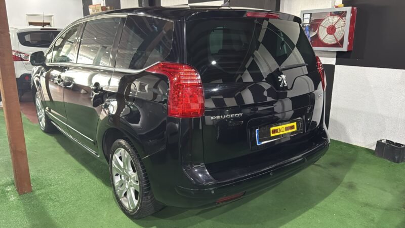 PEUGEOT 5008 2.0 HDI 150cv EXCLUSIVE