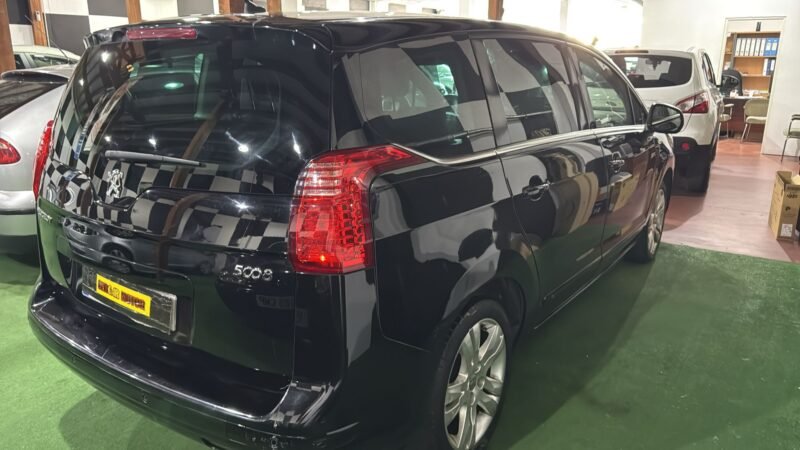 PEUGEOT 5008 2.0 HDI 150cv EXCLUSIVE