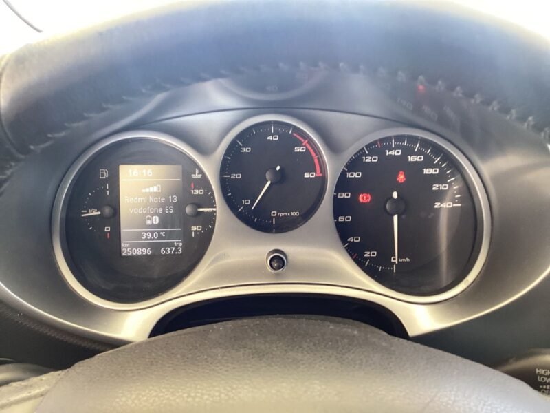 SEAT Leon 1.6 TDI Stylance / Style 1.6 TDI 105CV CONFORLINE