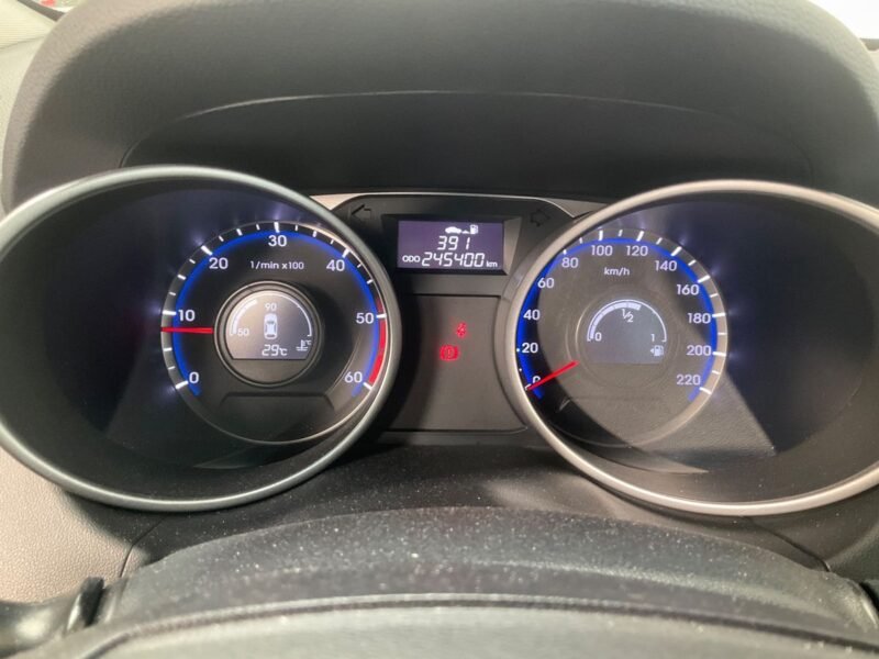 HYUNDAI ix35 1.7 CRDi Tecno Star 2WD ix35 1.7 CRDi Tecno Star 2WD