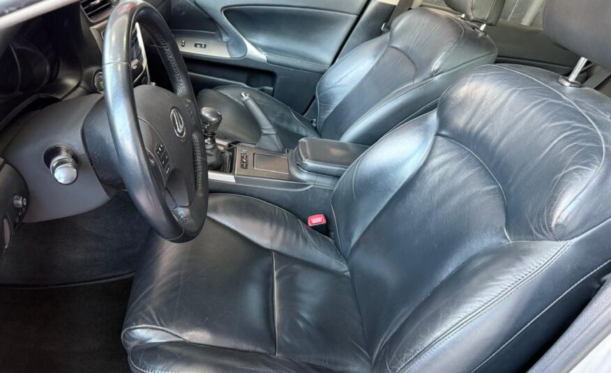 LEXUS IS 220D LUXURY LINE