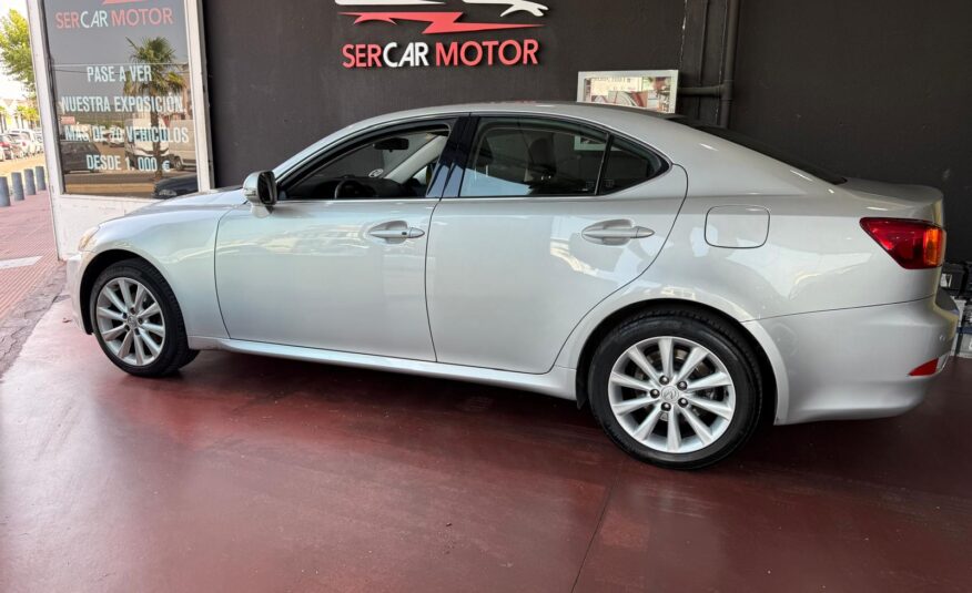 LEXUS IS 220D LUXURY LINE