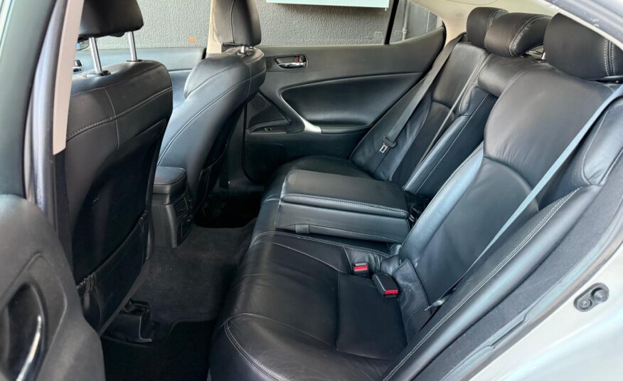 LEXUS IS 220D LUXURY LINE