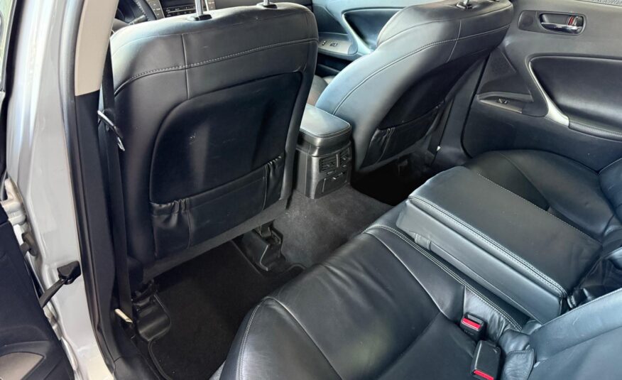 LEXUS IS 220D LUXURY LINE
