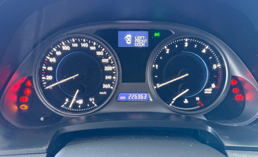 LEXUS IS 220D LUXURY LINE