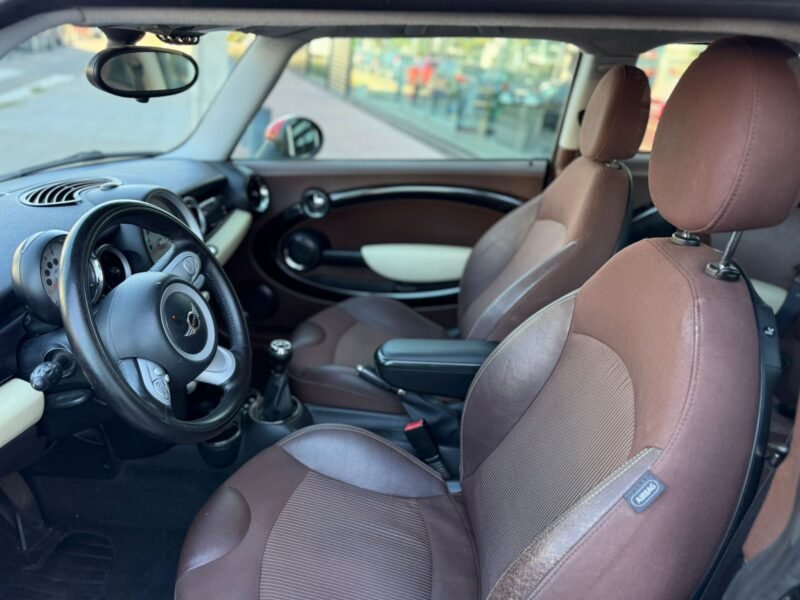 MINI CLUBMAN cooper D