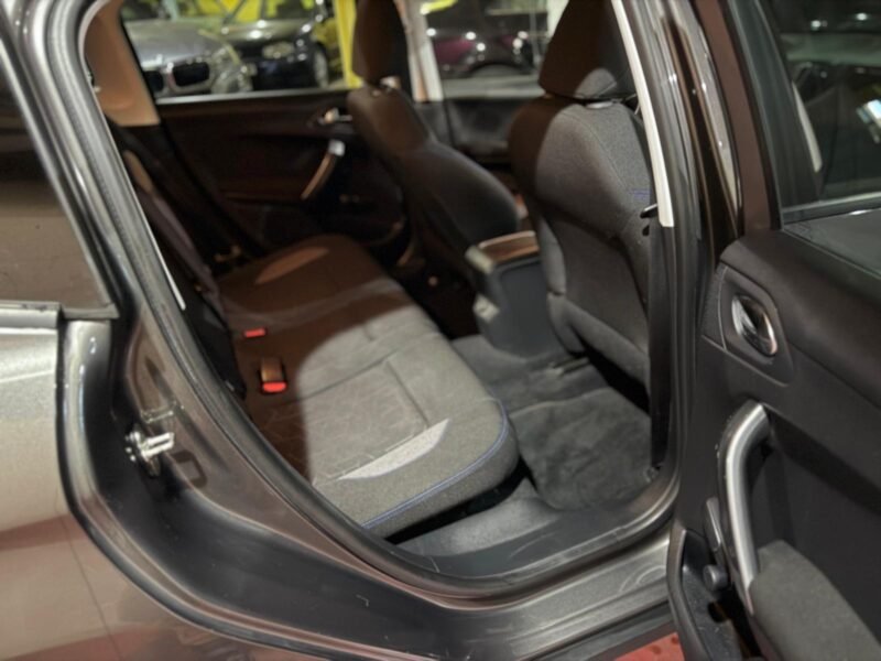 PEUGEOT 2008 1.6 hdi style 100cv