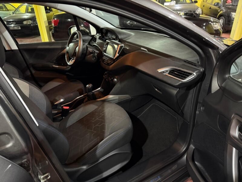 PEUGEOT 2008 1.6 hdi style 100cv