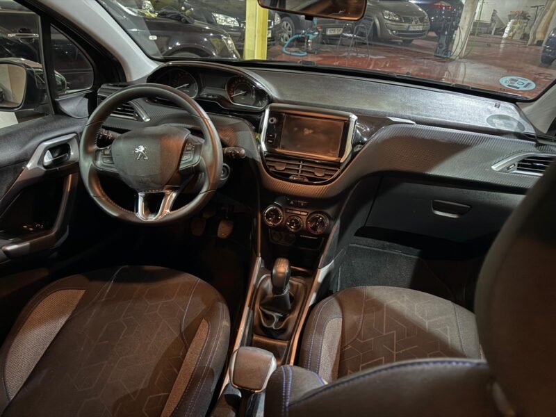 PEUGEOT 2008 1.6 hdi style 100cv