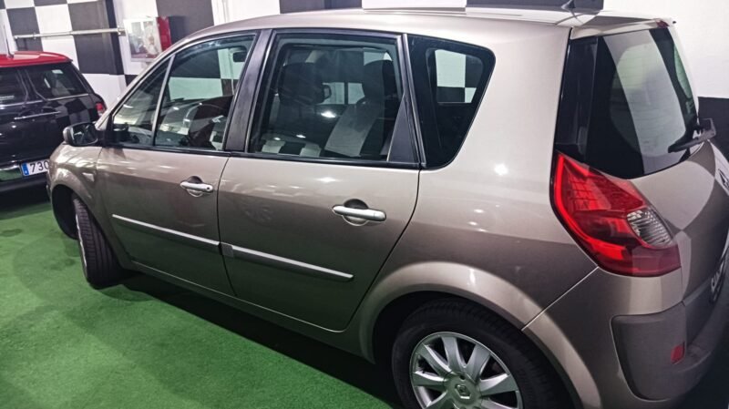 RENAULT scenic 1.5 dci dinamique