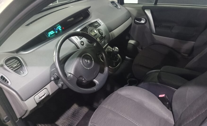 RENAULT scenic 1.5 dci dinamique