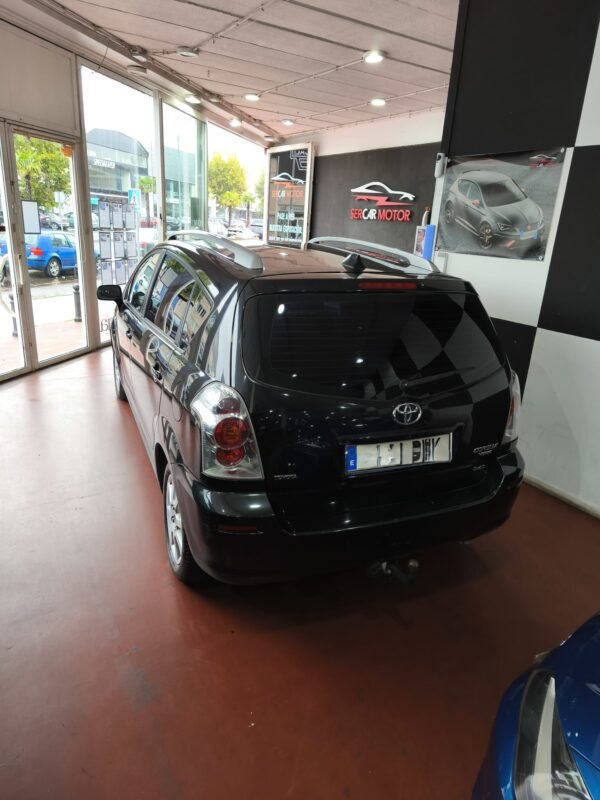 TOYOTA corrolla verso 2,2 4D sol