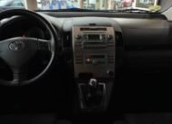 TOYOTA corrolla verso 2,2 4D sol