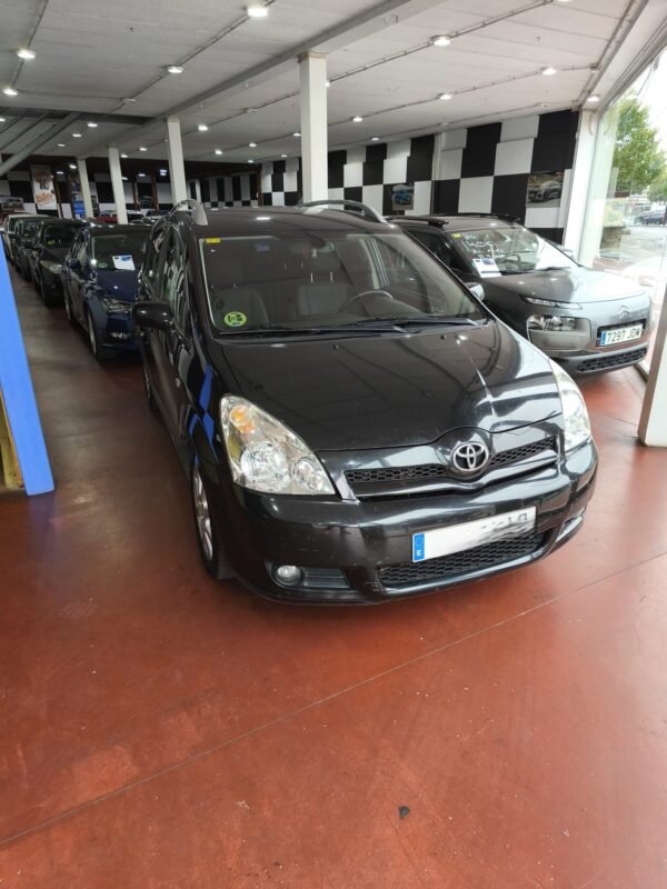 TOYOTA corrolla verso 2,2 4D sol