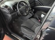 TOYOTA corrolla verso 2,2 4D sol