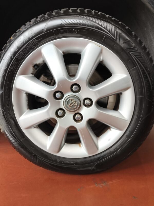 TOYOTA corrolla verso 2,2 4D sol