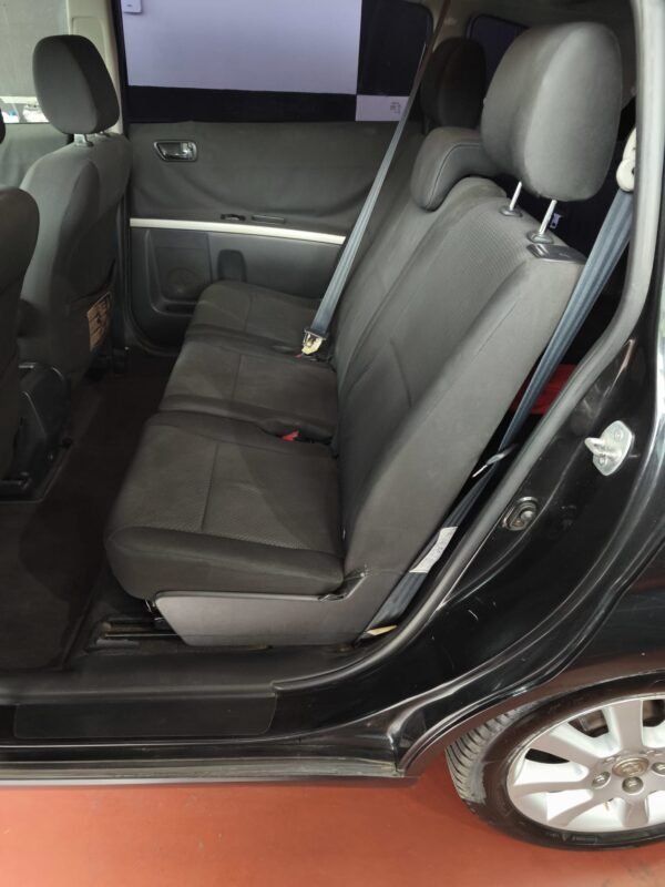TOYOTA corrolla verso 2,2 4D sol