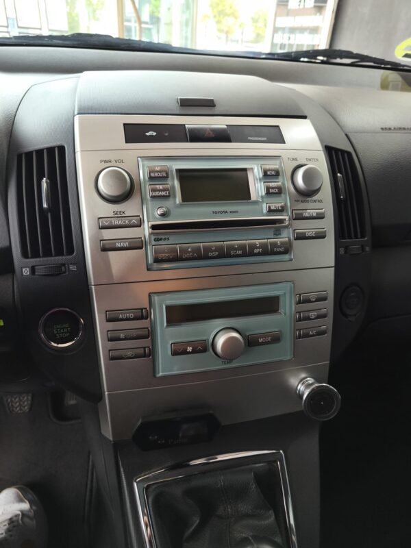 TOYOTA corrolla verso 2,2 4D sol