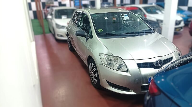 TOYOTA auris 1.4 D4D basis