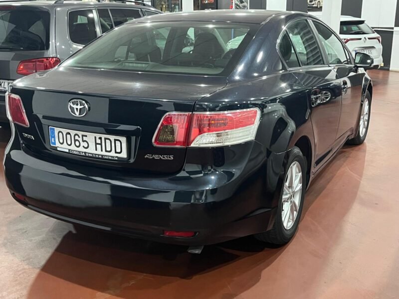 TOYOTA avensis 2.0 D4D advance