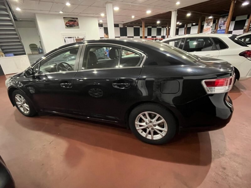 TOYOTA avensis 2.0 D4D advance