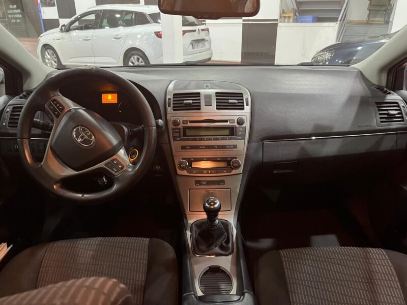 TOYOTA avensis 2.0 D4D advance