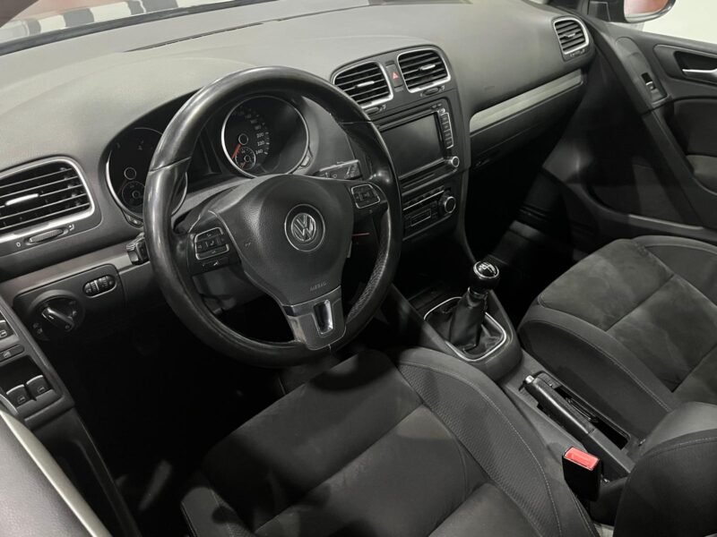 VOLKSWAGEN Golf VI 2.0 TDI SPORT