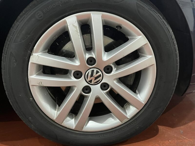 VOLKSWAGEN Golf VI 2.0 TDI SPORT