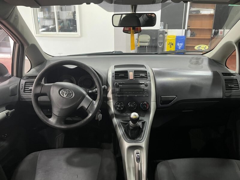 TOYOTA auris 1.4 D4D basis