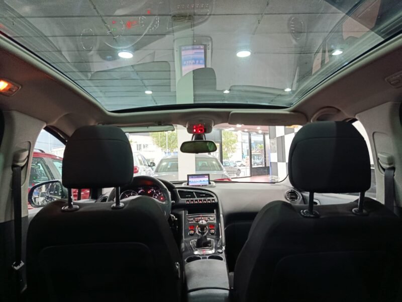 PEUGEOT 3008 1.6 HDi Allure