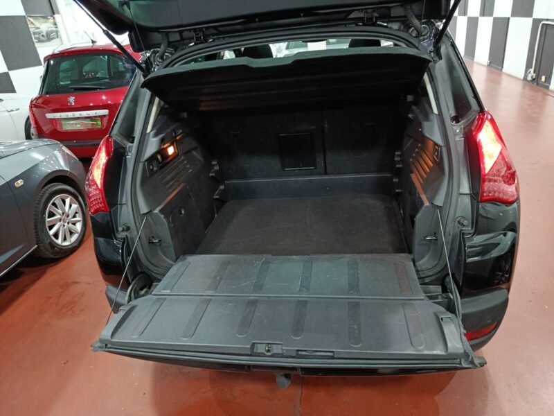 PEUGEOT 3008 1.6 HDi Allure