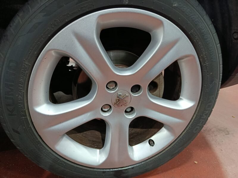 PEUGEOT 3008 1.6 HDi Allure