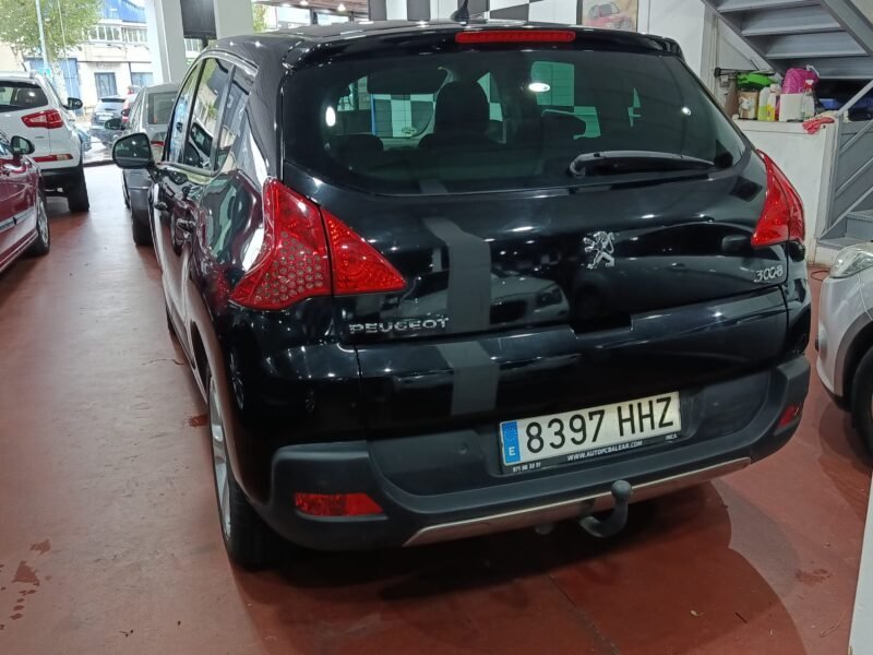 PEUGEOT 3008 1.6 HDi Allure