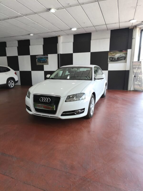 AUDI A3 1.6 TDi 105 atracccion