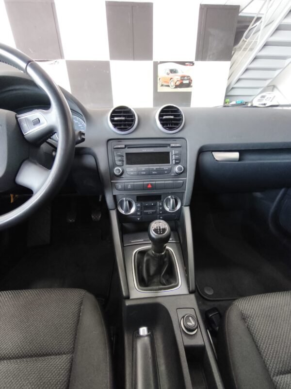 AUDI A3 1.6 TDi 105 atracccion