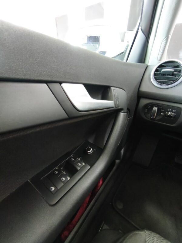 AUDI A3 1.6 TDi 105 atracccion