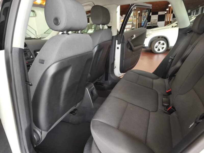 AUDI A3 1.6 TDi 105 atracccion