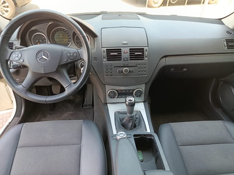 MERCEDES-BENZ C200 2.2 D 136cv avantgarde