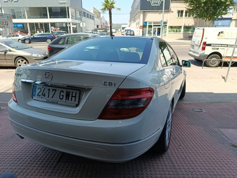MERCEDES-BENZ C200 2.2 D 136cv avantgarde