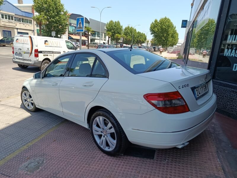 MERCEDES-BENZ C200 2.2 D 136cv avantgarde