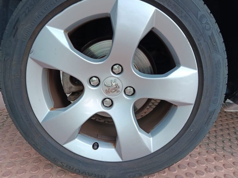 PEUGEOT 3008 1.6 hdi 110cv active