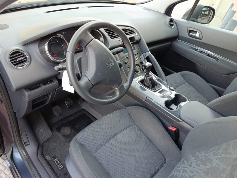 PEUGEOT 3008 1.6 hdi 110cv active