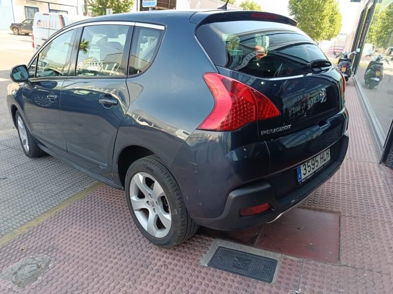PEUGEOT 3008 1.6 hdi 110cv active